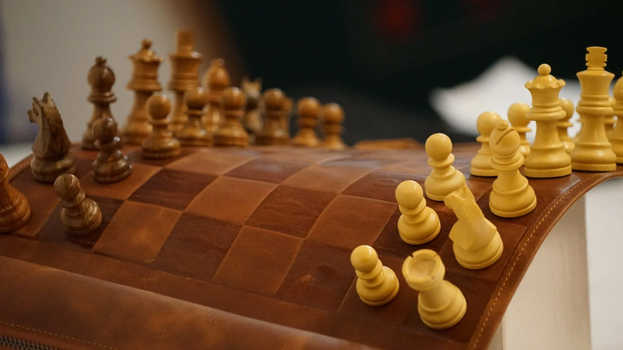 Ensemble jeu d'échecs en cuir - magnétique - Marron - mélia games - Image 2