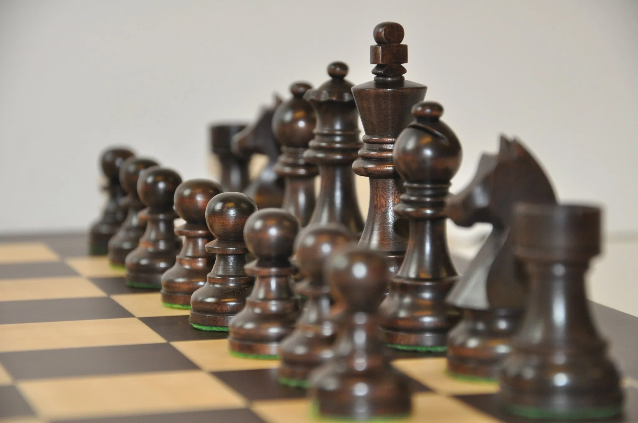 Ensemble jeu d'échecs en Wengé - biseauté - Pièces en buis teinté - Image 6