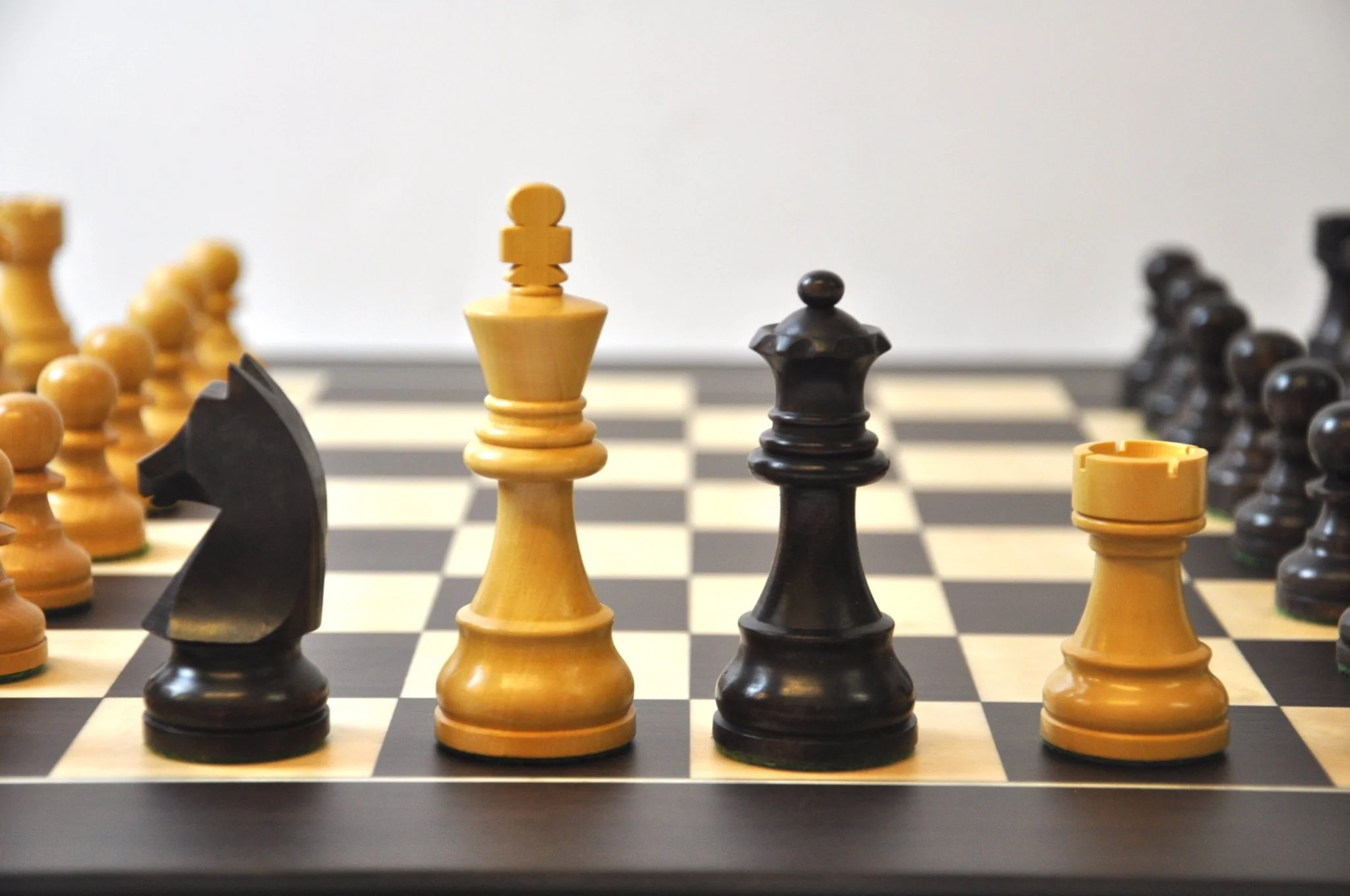 Ensemble jeu d'échecs en Wengé - biseauté - Pièces en buis teinté - Image 8
