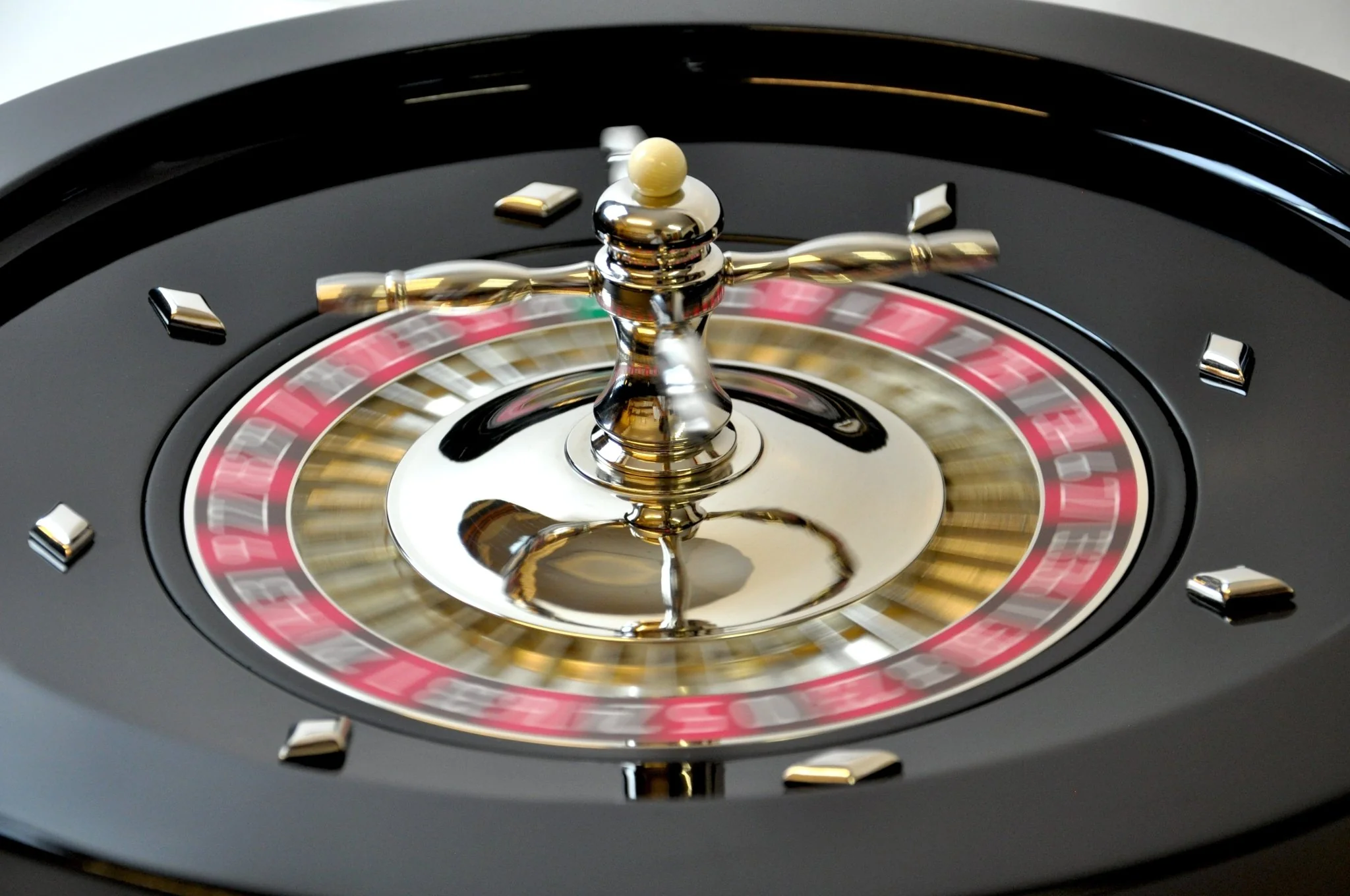 Roulette en Bois - Laquée Noir - 45 cm - Image 15